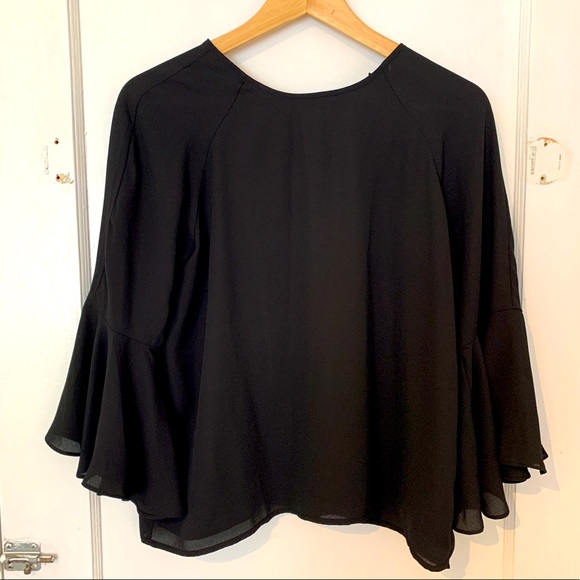 Forever 21 Tops - Forever 21 - black blouse with puffy 3/4 length sleeves and keyhole closure